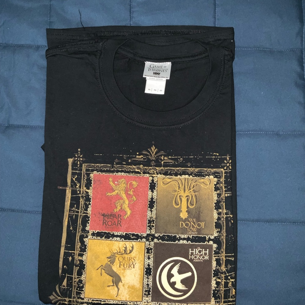 Official Game of Thrones black t-shirt size xl.